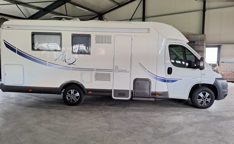 Ons prachtige huisje op wielen – 2- max 4 persoons McLouis half-integraal camper