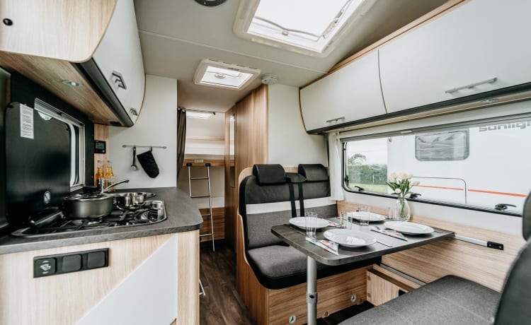 H2 – FIAT SUNLIGHT A68 -  Sleeps 6, Perfect for the whole family