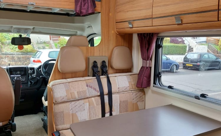 Ann Oak – 6 people motorhome