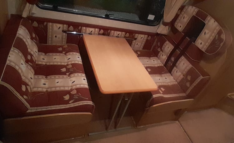 6 berth Swift semi-integrated from 2004