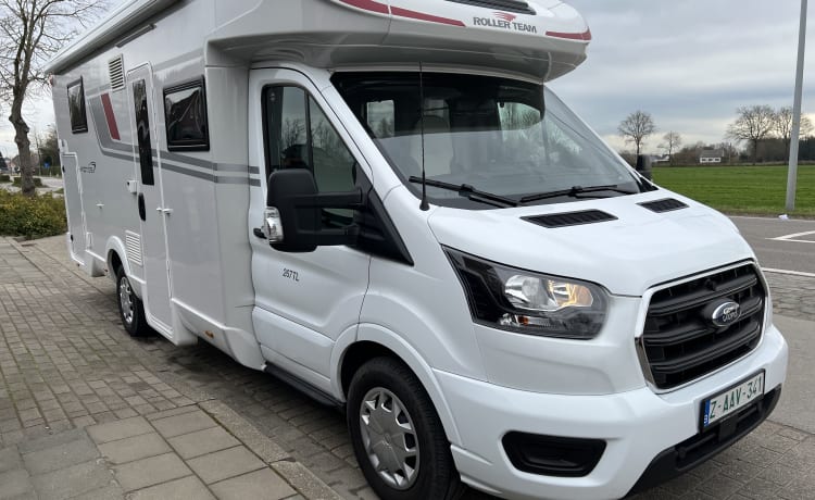 Loft On Wheels 5.0 – Gloednieuwe automaat camper voor 4 personen