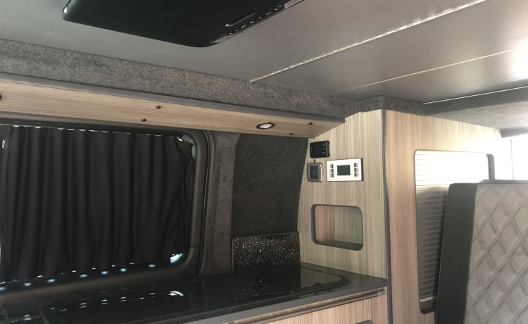 Oscar – Mercedes Vito Camper