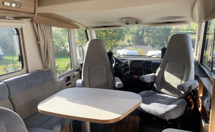 Camper integrato di lusso Hymer