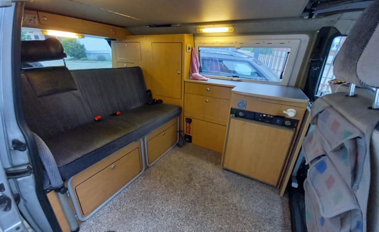 3 pers. 4WD campervan (VW T4 syncro)