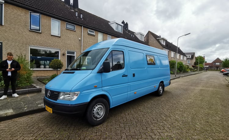 Campert – Mercedes-Benz campervan uit 1999