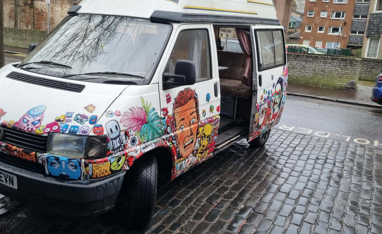 Cartoon camper – 2 berth Volkswagen campervan from 1993