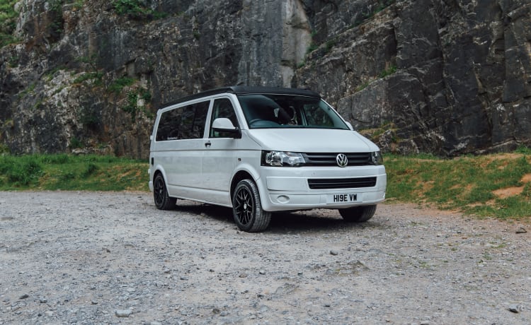 Connie – Camper VW 4 cuccette (conversione nuova di zecca)