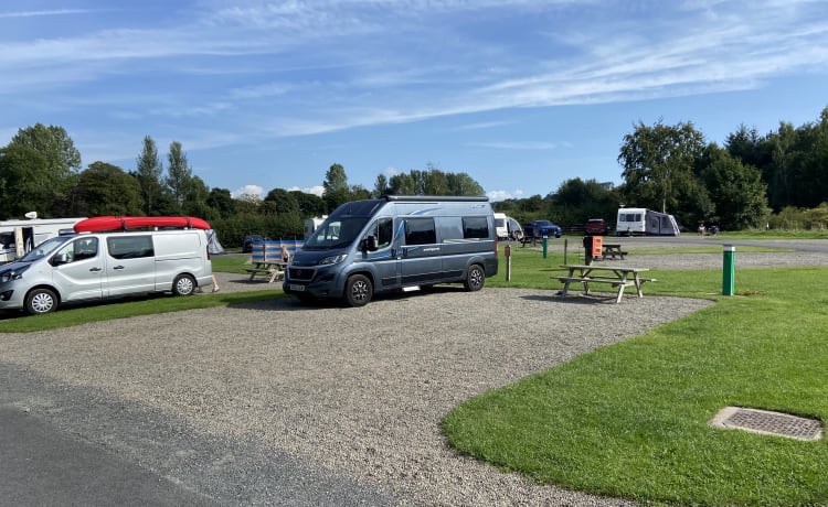 Ronnie – 3 berth Compass CV 40