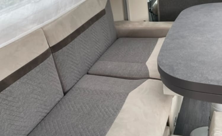 Chausson 720 Nordic Edition Halbintegral mit Etagenbett im Heck