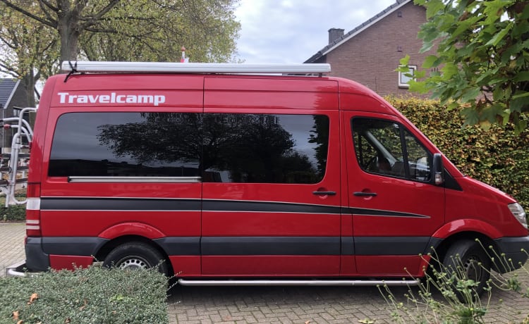 Hotel op wielen ❤️ – 2p Mercedes-Benz campervan uit 2011