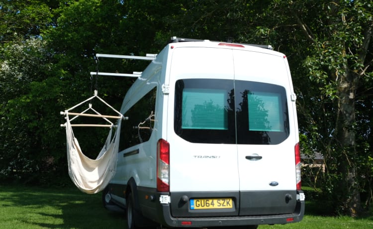 Angus – Schitterende 4 persoons Campervan met Kingsize bed