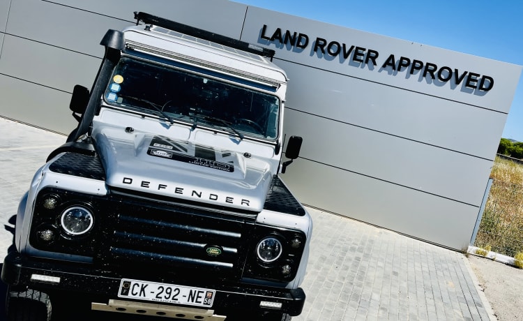 The Silver Bullit – Land Rover Defender (NL) 4x4 One-of-a-kind Custom made Offroad camper