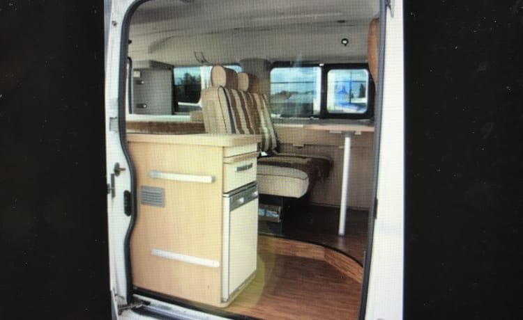 Burstner  – Fiat Ducato Burstner camper bus 4 people