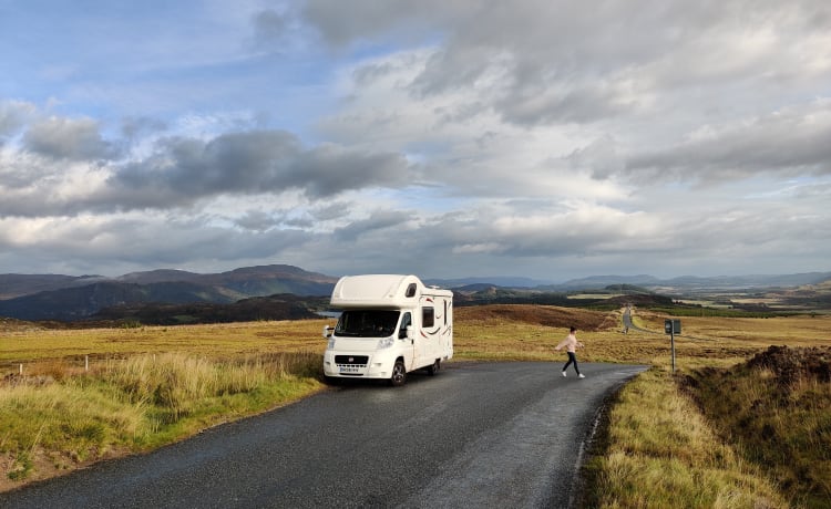 Family Fiat Bessacarr  5berth/5belt Motorhome Hire