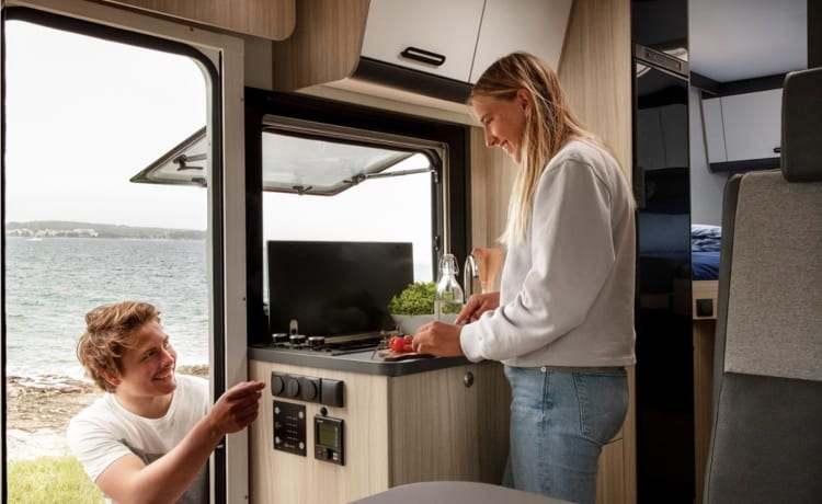 Luxuriöser und kompletter Familiencamper Sun Living S 70 SL für 4 Personen