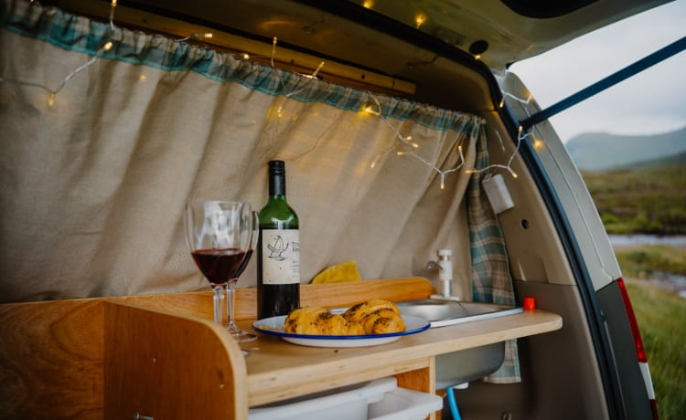 Bundy – Heated - off grid rustic cute campervan ( ideal winter rental)