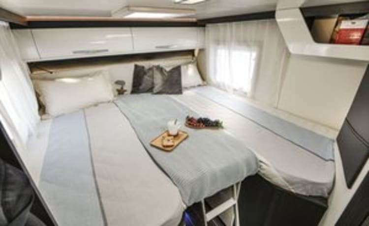 Jura+ – 4 berth Roller Team semi-integrated from 2022