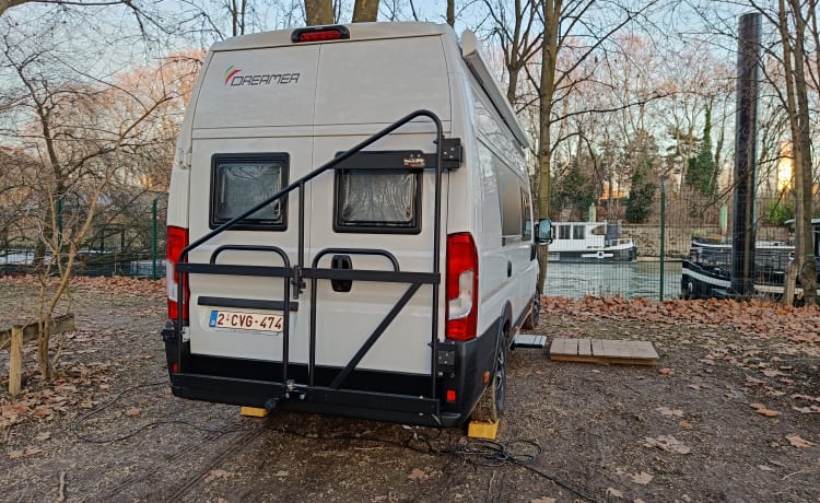 Dreamer camper five uit 2022 - familiecamperbus