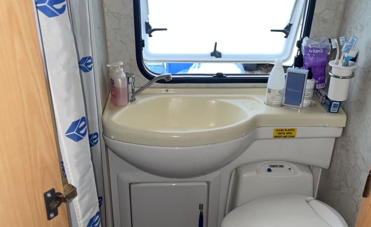 Patrizia – Fully equipped camper