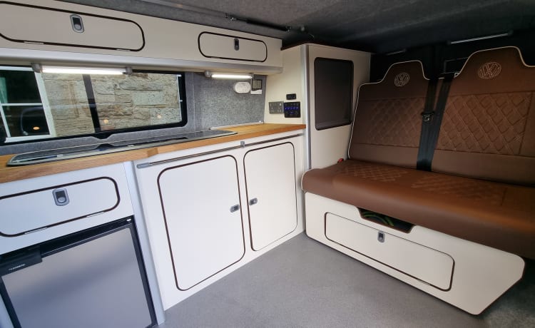 Freedom – 4 berth Volkswagen campervan from 2017