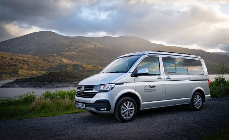 Iona – Luxuriöser Volkswagen Transporter 6.1 mit 4 Schlafplätzen