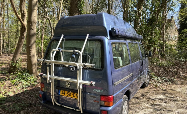 Ollie – 2p Volkswagen bus uit 1998 met airco 