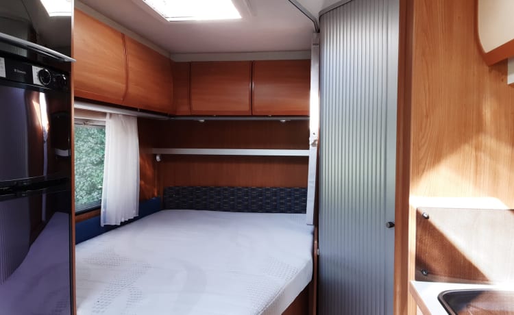 Belle – Schöner praktischer Camper für maximal 4 Personen