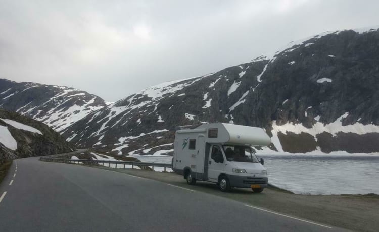 Knausje – On the road with the Knaus alcove camper!