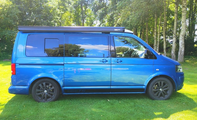 Camping-car Volkswagen T5 robuste pour 2 à 4 personnes