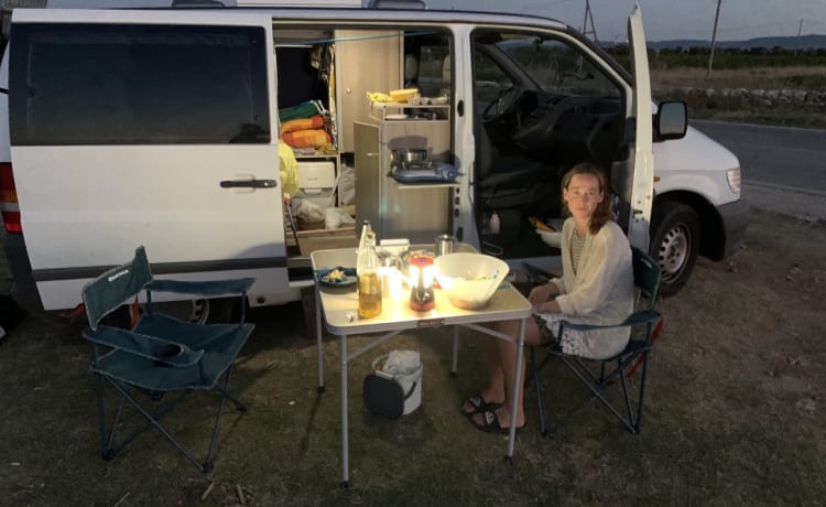 VitoVan – Freddy - Mercedes Vito camper for two people