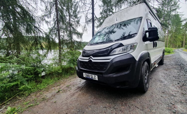 Regianna – 4 Berth Citroën Relay 2023 OFF Grid Conversion