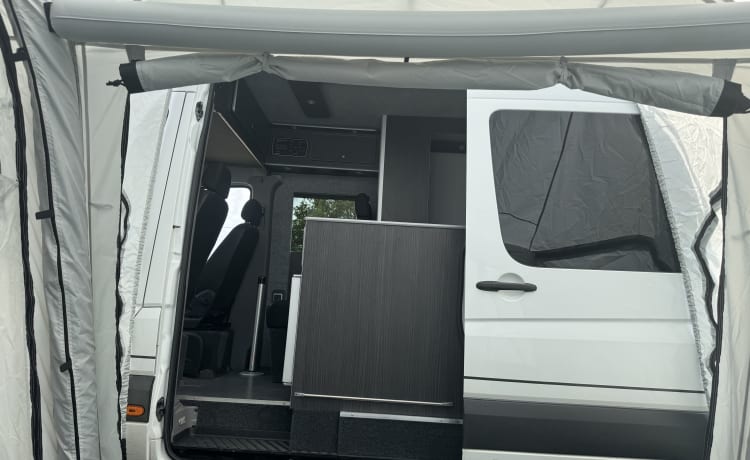 Mr Adventure  – Mercedes-Benz Adventure Van mit 2 Schlafplätzen
