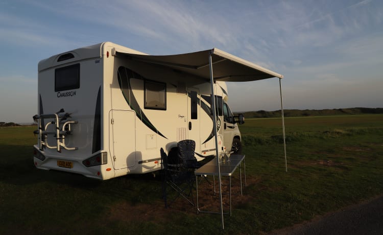 Morris the Motorhome – 5 berth Chausson semi-integrated from 2021