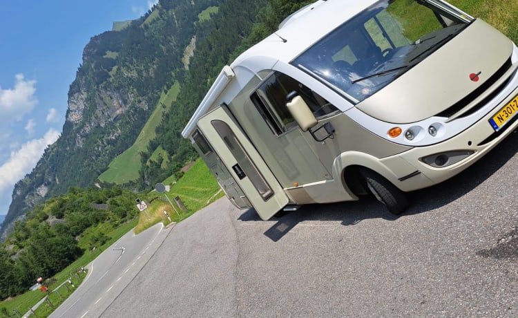 Ampio camper di lusso 5p | potenza 170 | letto trasversale e letto basculante | inventario completo