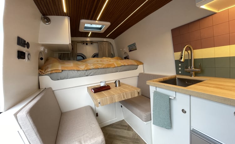 Luxe adventure off-grid Volkswagen Crafter