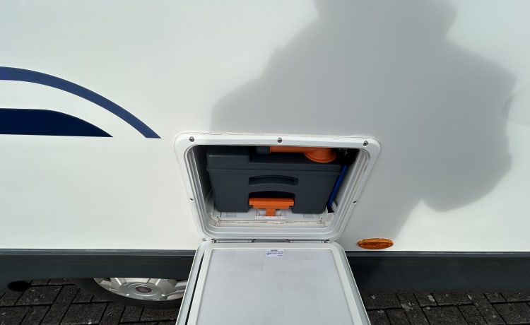 Jeffy – 6 posti letto Swift 686, Fiat Ducato - INCLUDE ASSICURAZIONE