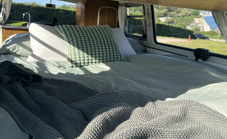 Olive – 'Olive' VW T2 Westfalia 1973 Campervan