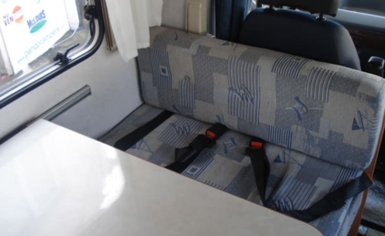 Mel – Fiat Family Wohnmobil mit 5 Schlafplätzen, 6 Sitze mit Gurten