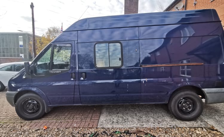 Chip – 2-persoons Ford campervan uit 2007