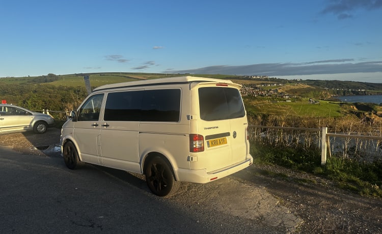 Luxury High Spec 4 Berth VW T5.1 Pop Top Campervan