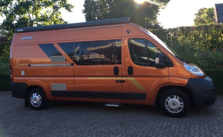 Compacte Buscamper – Niederländische Orange