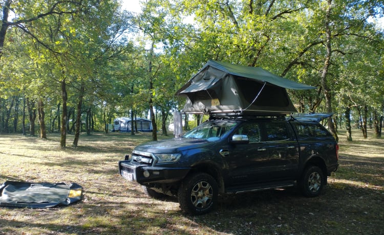 Ford Ranger met daktent voor 3 tot 4 personen