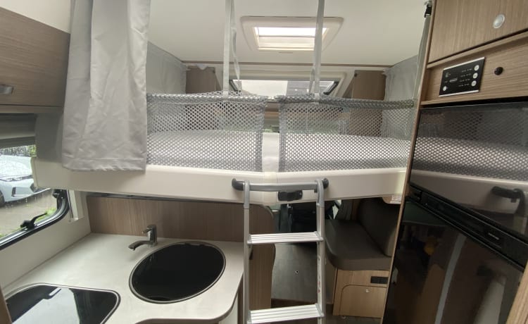 4P Luxury Carado Camper fully equipped