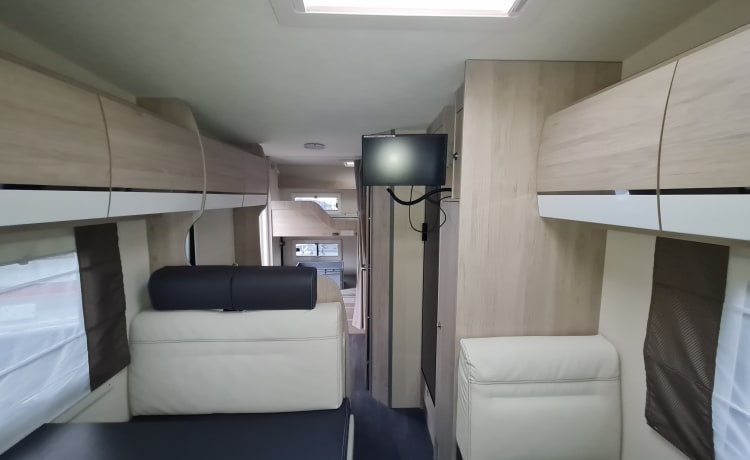 StarCamper No.1 – Challenger VIP C256 - camping-car familial de luxe* jusqu'à 7 personnes - Munich