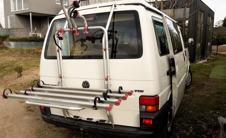 Compact extended Volkswagen with lifting roof