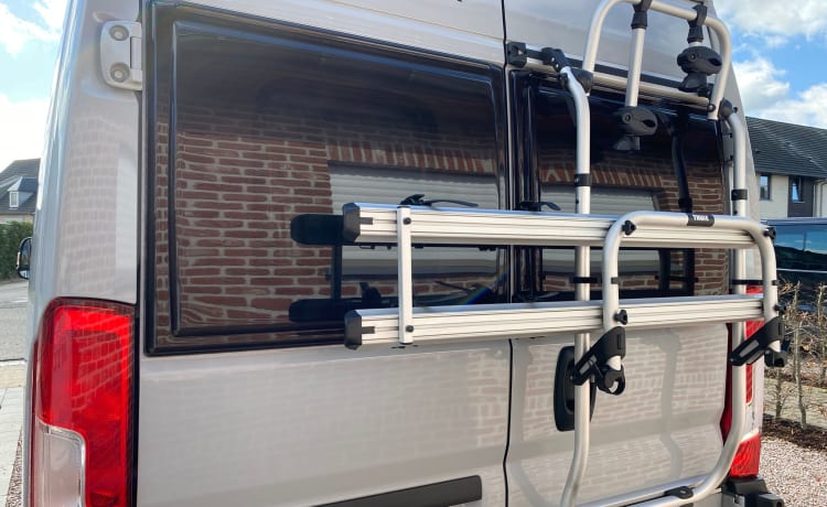 004 – New luxurious Van-Mclouis Menfys 4 - S-line!