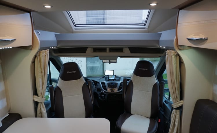 4p Chausson Semi-Integrated 