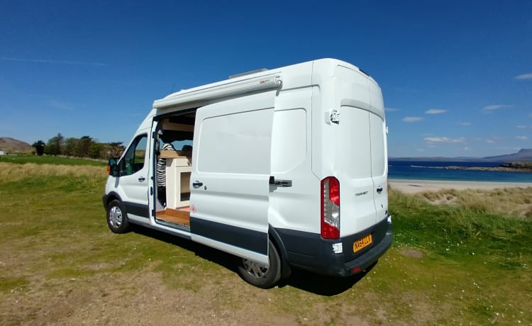 Morag McSporran – Cosy 2 Person Highlands & Islands Campervan