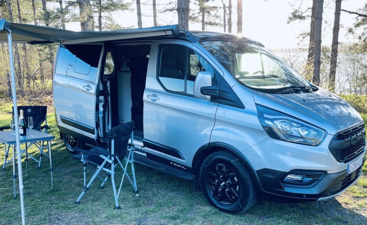 Vantura – Vollausstattung: Ford Nugget plus Trail-Wohnmobil 