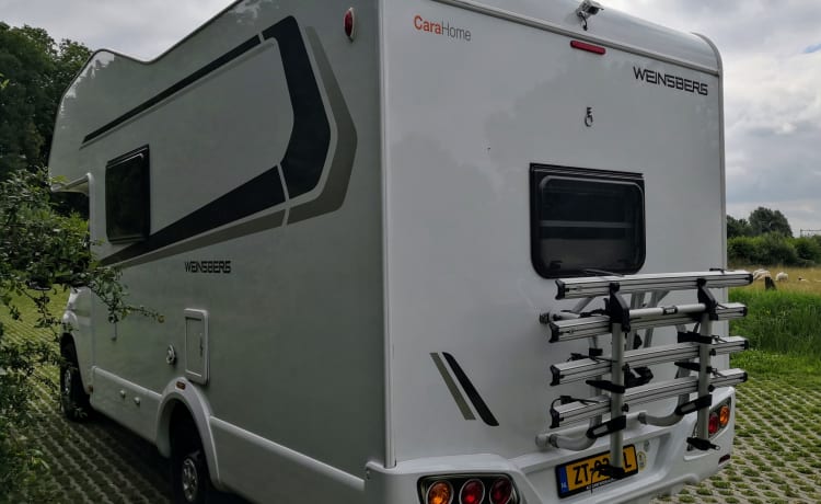 Cara  – Nice spacious alcove camper